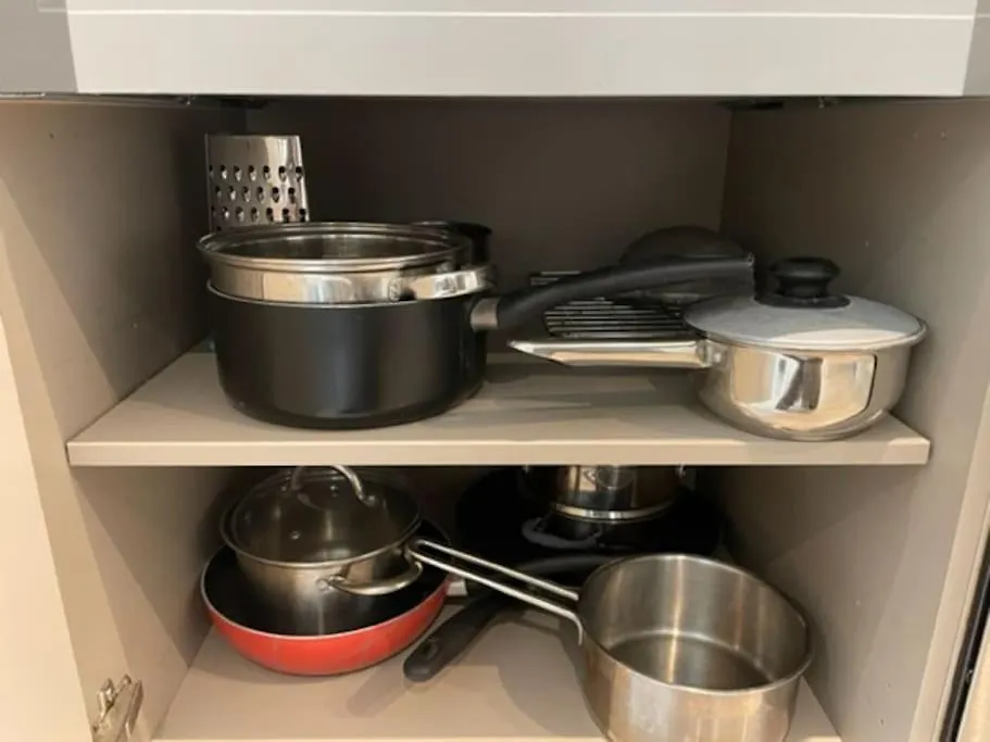 2Bed 2Bath -Pool, Balcony, Gym Lift Apartment London