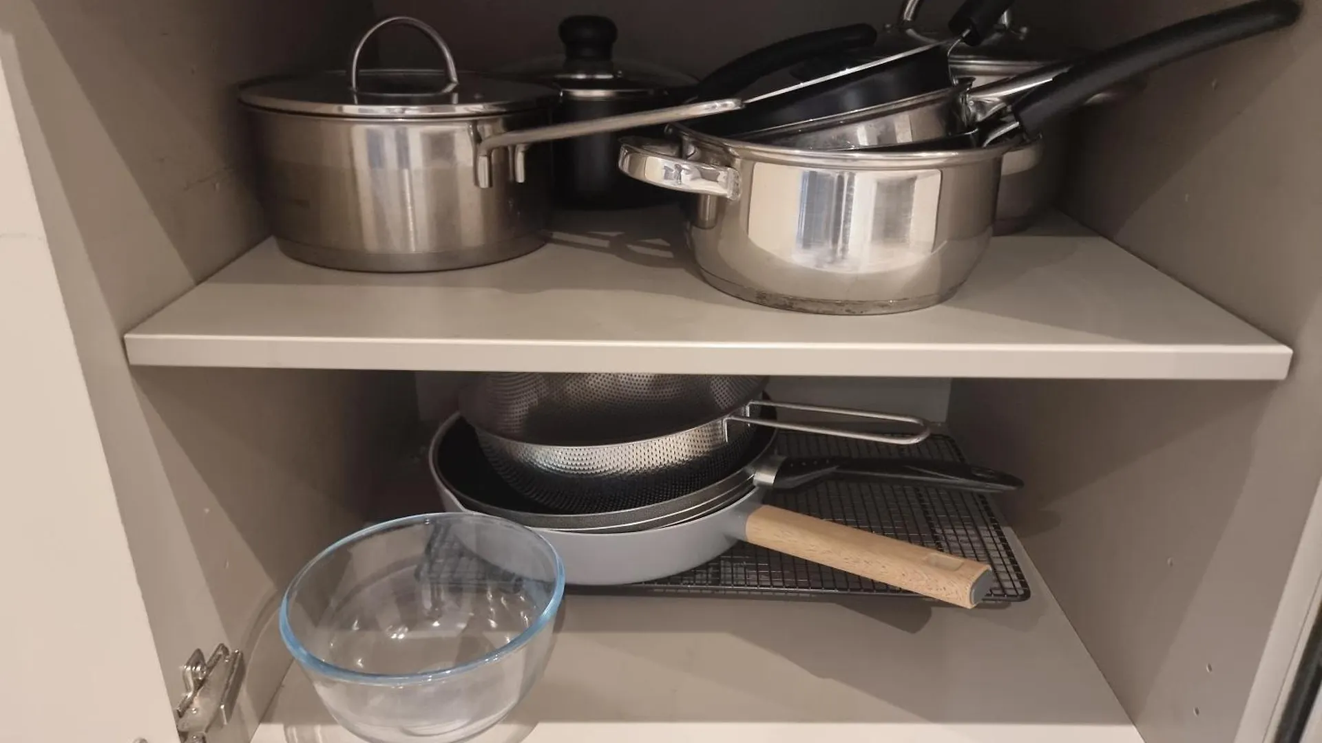 2Bed 2Bath -Pool, Balcony, Gym Lift Apartment London 0*,  United Kingdom